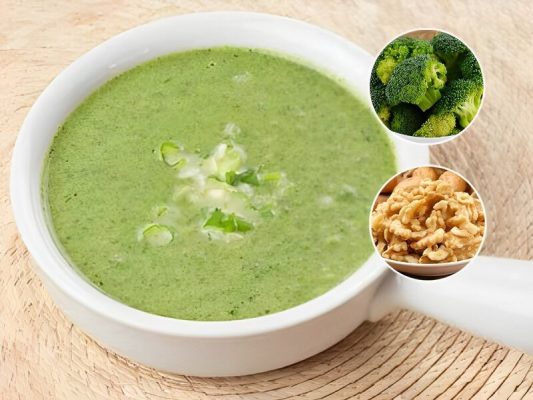 Cháo hạt óc chó với bông cải xanh